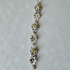 Vintage Vermeil 12 karat Gold Filled with peridot green stone flower 🌺 bracelet